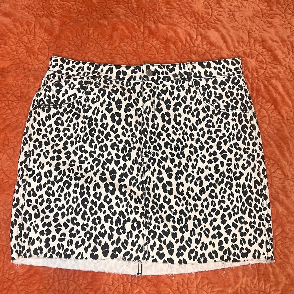 &Denim H&M White Leopard Denim Skirt